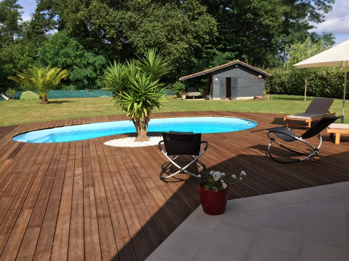 terrasse autour d une piscine